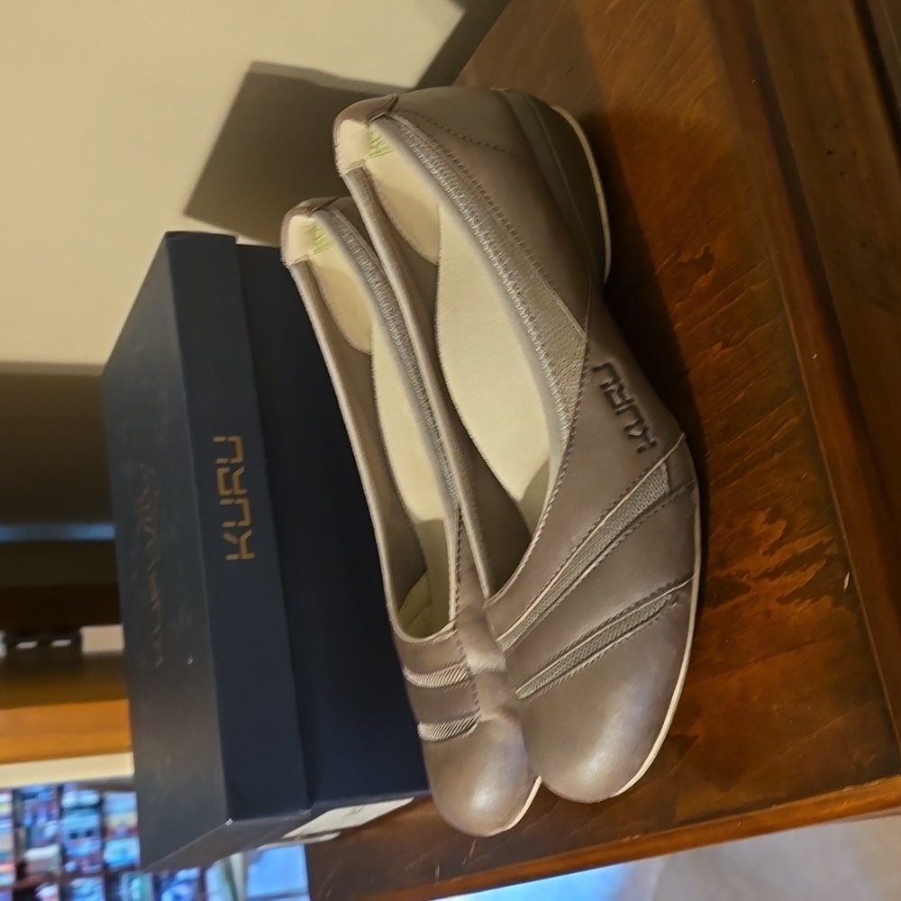 Kuru Grace flats, size 7.5 US, Bronze